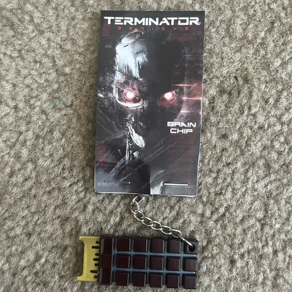 Terminator Brain Chip Keychain - Picture 1 of 2